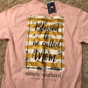 BNWT Simply Southern T